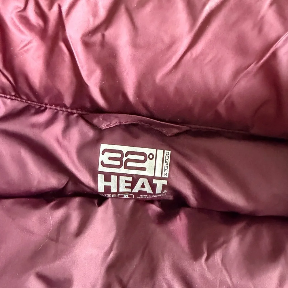 32 degrees heat quilted puffer vest Burgundy lightweight. Great for travel sizeM - Picture 6 of 10